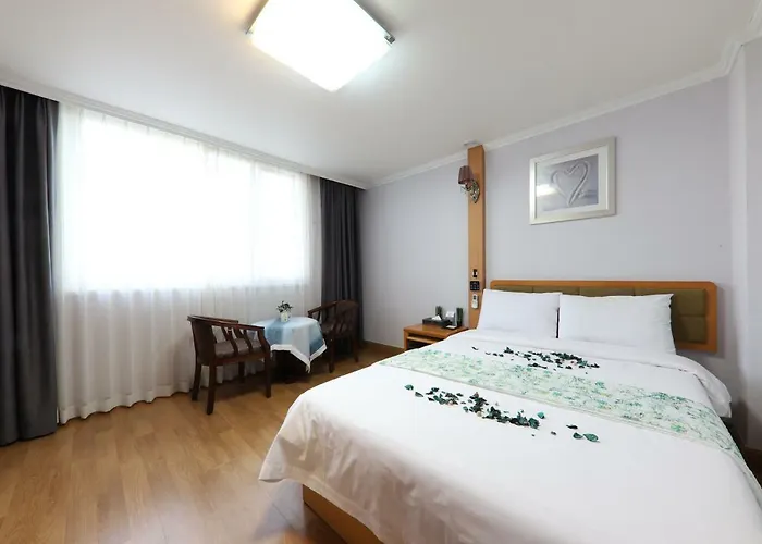 Gwangalli Utopia Tourist Hotel